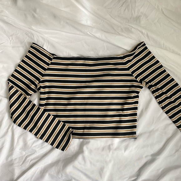 Missguided off the shoulder crop long sleeve - Picture 3 of 3